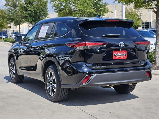 used 2025 Toyota Highlander car, priced at $42,399