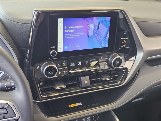 used 2025 Toyota Highlander car, priced at $42,399