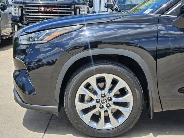 used 2023 Toyota Highlander car, priced at $46,382
