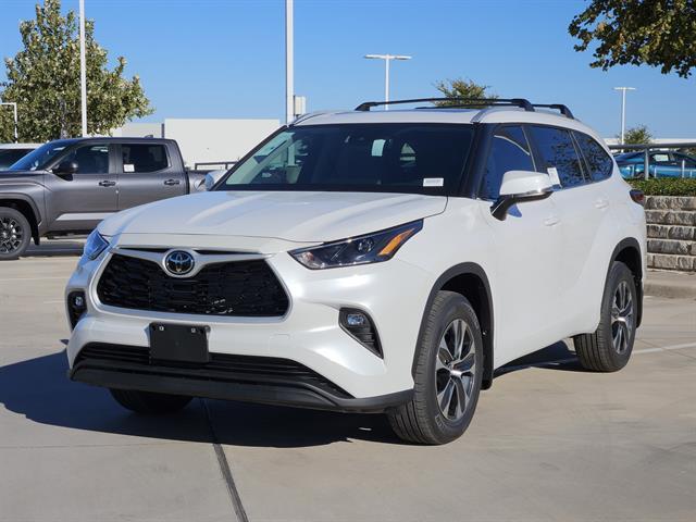 new 2025 Toyota Highlander car, priced at $49,802