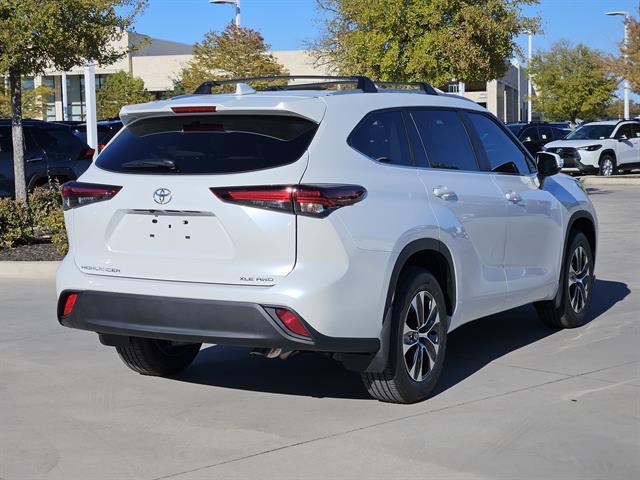 new 2025 Toyota Highlander car, priced at $49,802