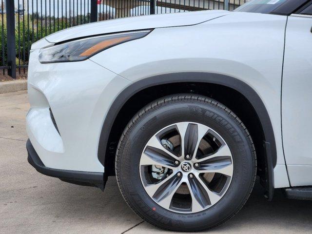 new 2023 Toyota Highlander car, priced at $48,620