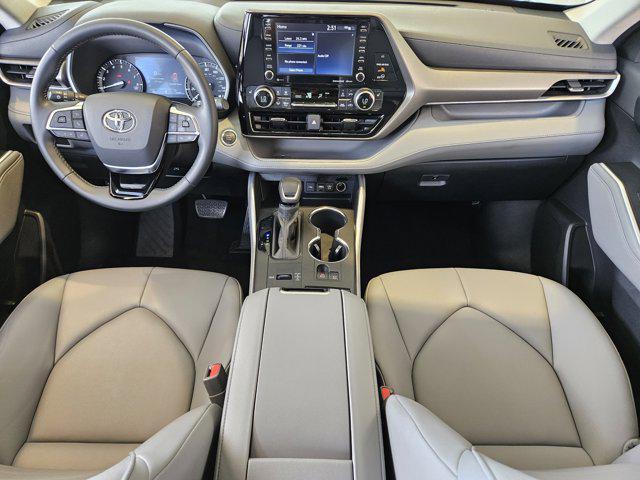 used 2020 Toyota Highlander car, priced at $29,991