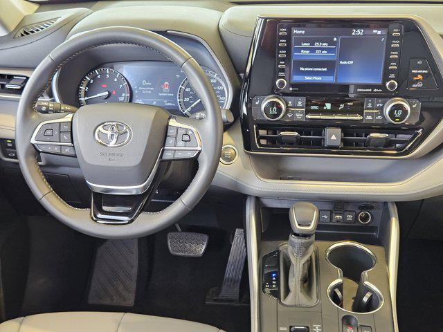 used 2020 Toyota Highlander car, priced at $29,991