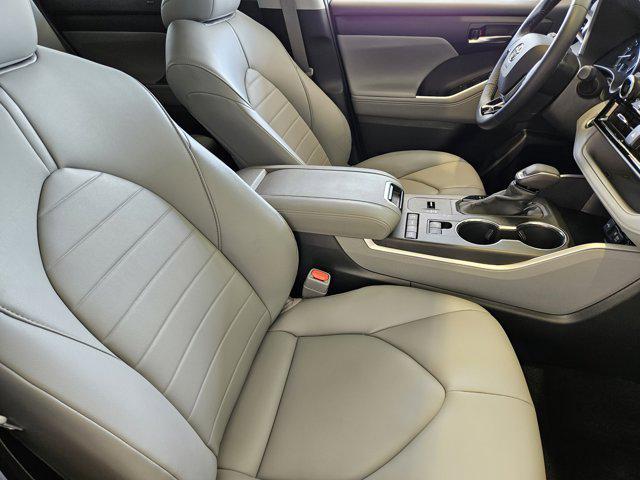 used 2020 Toyota Highlander car, priced at $29,991