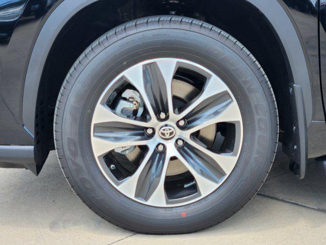 new 2025 Toyota Highlander Hybrid car, priced at $50,231