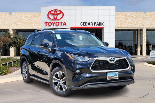 new 2025 Toyota Highlander Hybrid car, priced at $50,231
