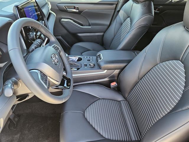 new 2025 Toyota Highlander car, priced at $51,137