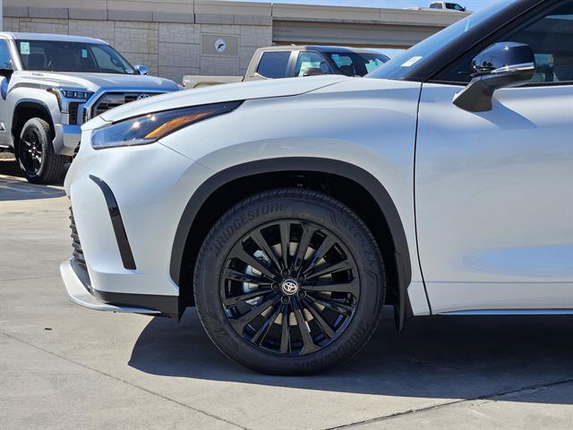 new 2025 Toyota Highlander car, priced at $51,137