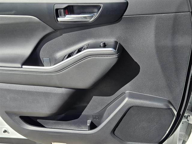 new 2025 Toyota Highlander car, priced at $51,137