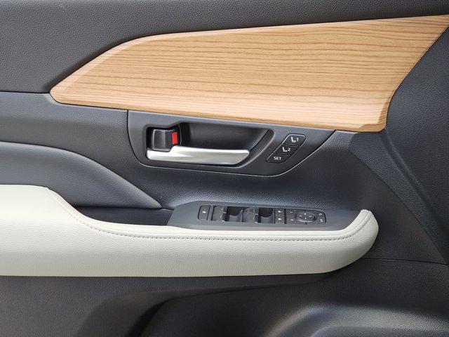 used 2025 Toyota Grand Highlander car, priced at $59,962