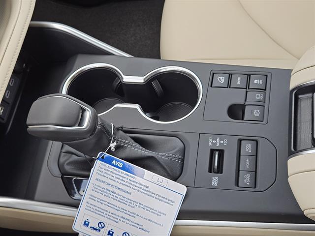new 2025 Toyota Highlander car, priced at $48,668