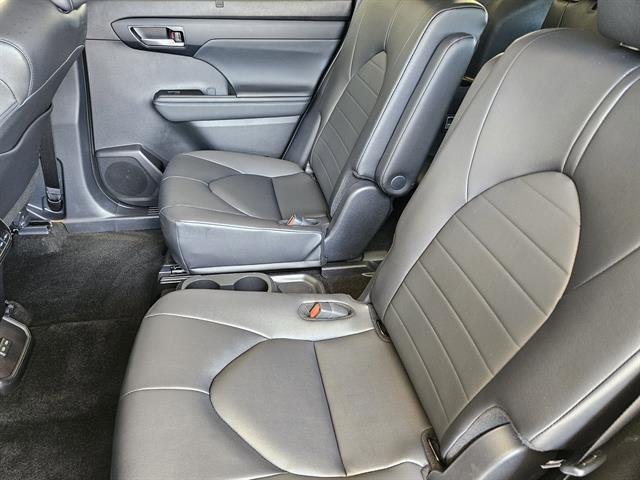 used 2025 Toyota Highlander car, priced at $42,499