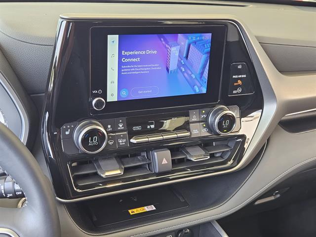 used 2025 Toyota Highlander car, priced at $42,499