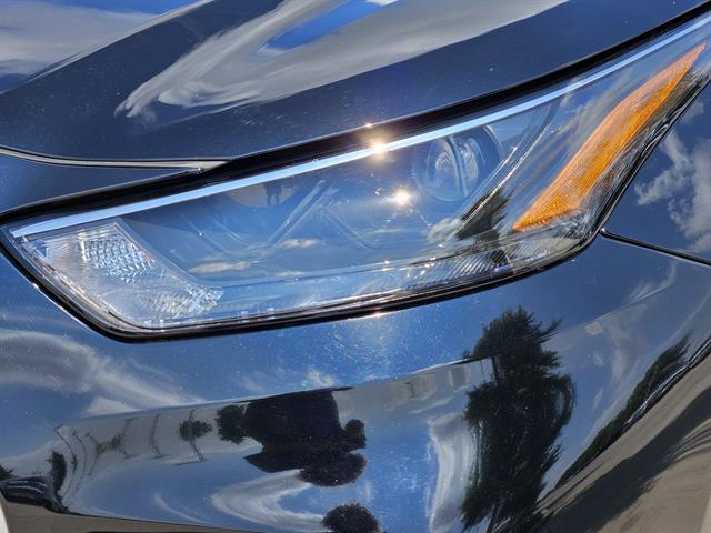 used 2025 Toyota Highlander car, priced at $42,499
