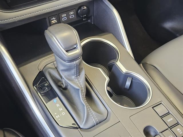 used 2025 Toyota Highlander car, priced at $42,499