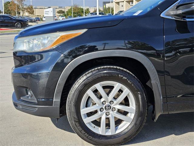 used 2016 Toyota Highlander car, priced at $16,391