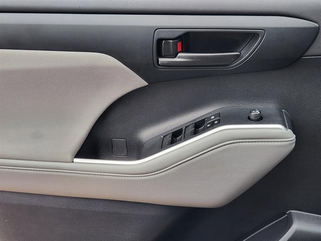 used 2023 Toyota Highlander Hybrid car, priced at $34,688