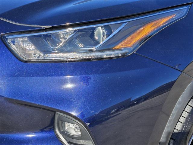 used 2020 Toyota Highlander Hybrid car, priced at $38,241