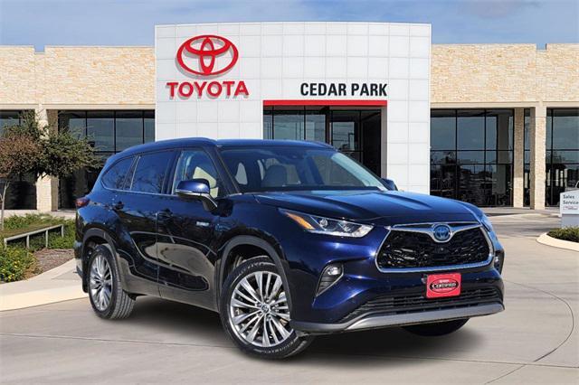 used 2020 Toyota Highlander Hybrid car, priced at $38,241