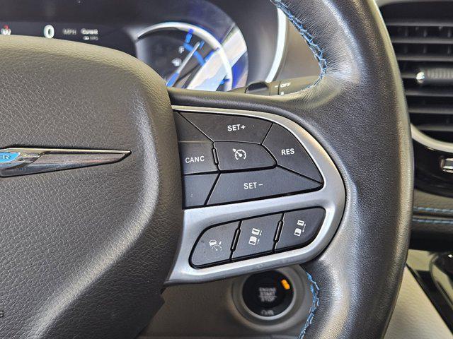 used 2021 Chrysler Pacifica Hybrid car, priced at $25,492