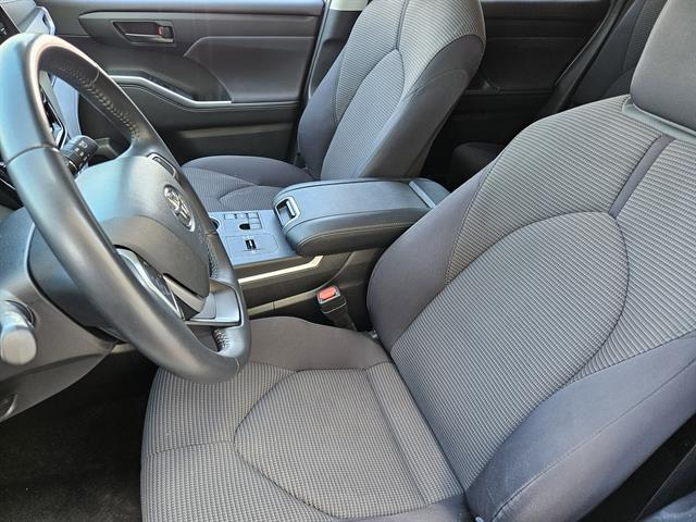 used 2024 Toyota Highlander car, priced at $34,965