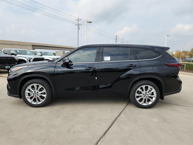 new 2026 Toyota Highlander car, priced at $52,103