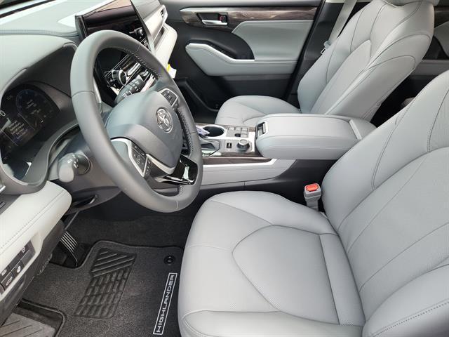 new 2026 Toyota Highlander car, priced at $52,103
