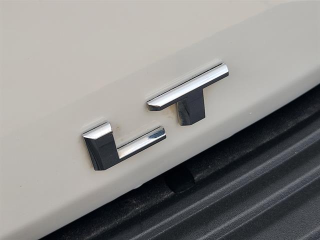 used 2021 Chevrolet Suburban car, priced at $30,998