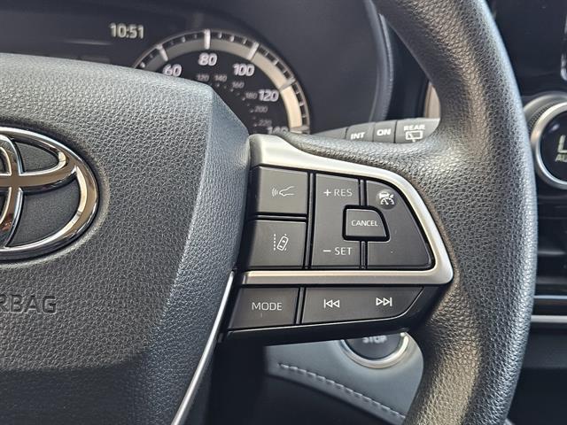used 2023 Toyota Highlander car, priced at $35,372