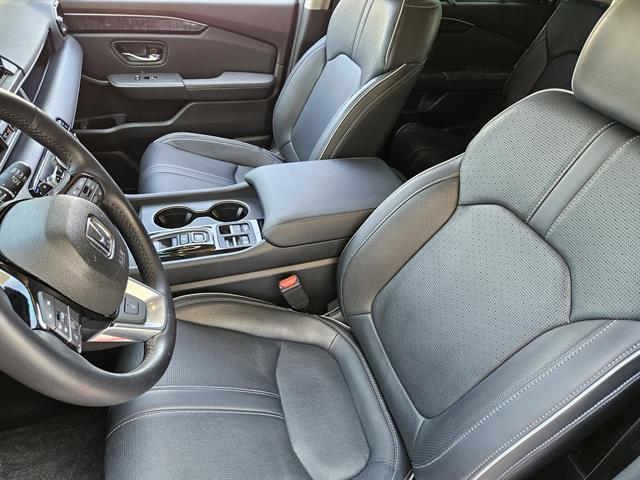 used 2023 Honda Pilot car, priced at $41,992