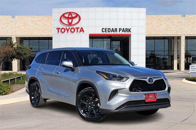 used 2022 Toyota Highlander car, priced at $29,491