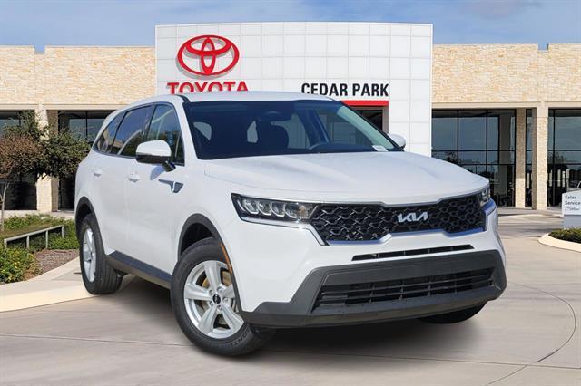 used 2023 Kia Sorento car, priced at $22,326