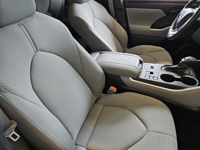 used 2023 Toyota Highlander Hybrid car, priced at $39,871