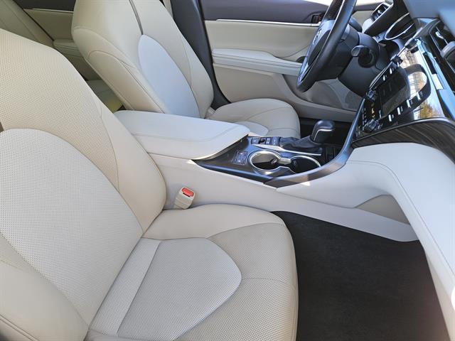 used 2020 Toyota Camry Hybrid car, priced at $20,991