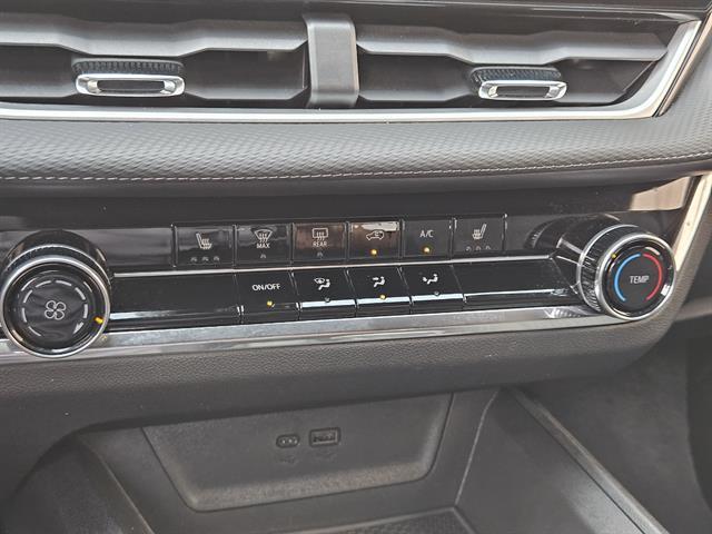 used 2025 Chevrolet Equinox car, priced at $25,344