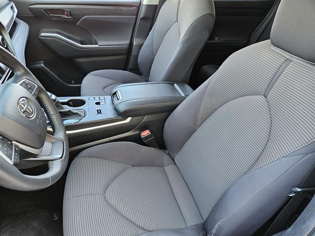 used 2024 Toyota Highlander car, priced at $34,799
