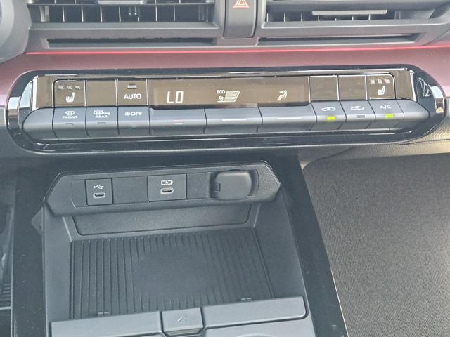 new 2025 Toyota Prius Plug-In Hybrid car, priced at $39,661