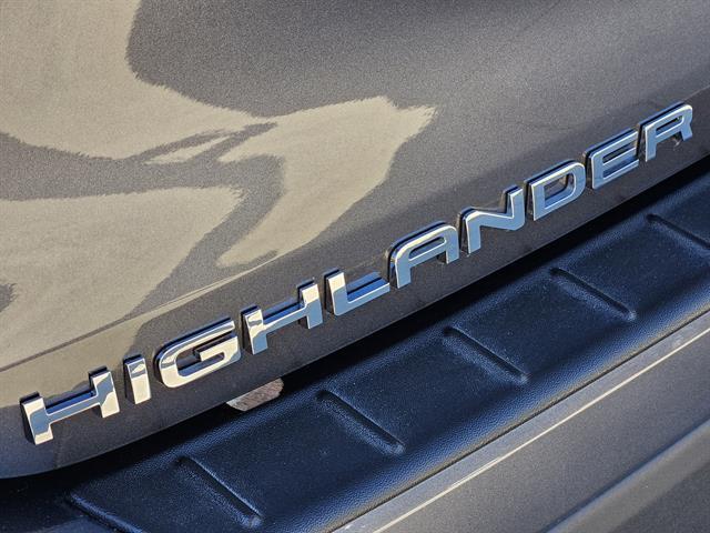 used 2023 Toyota Highlander car, priced at $44,255