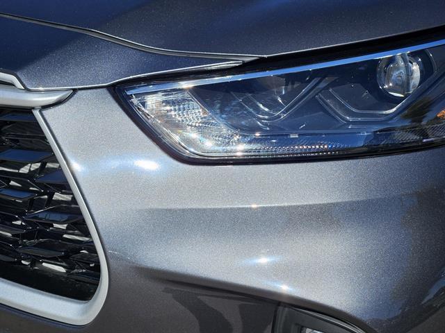 used 2023 Toyota Highlander car, priced at $44,255