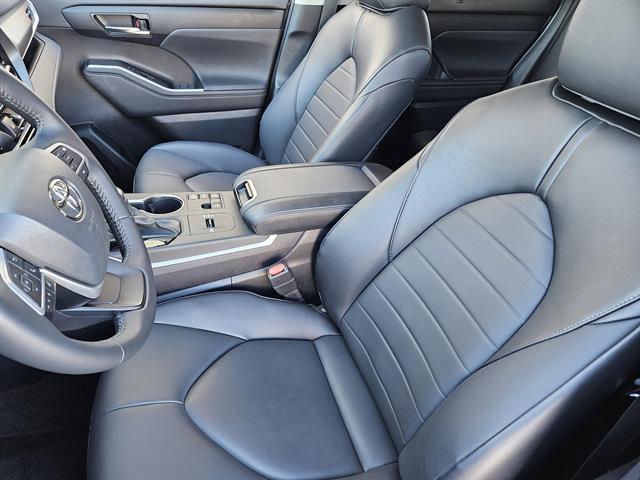 used 2023 Toyota Highlander car, priced at $44,255