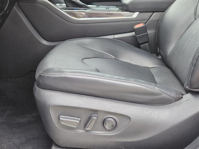 used 2023 Toyota Highlander Hybrid car, priced at $40,498