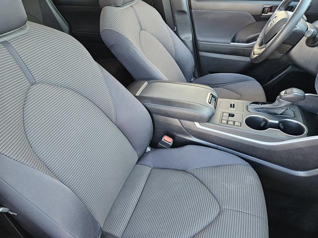 used 2023 Toyota Highlander Hybrid car, priced at $35,491