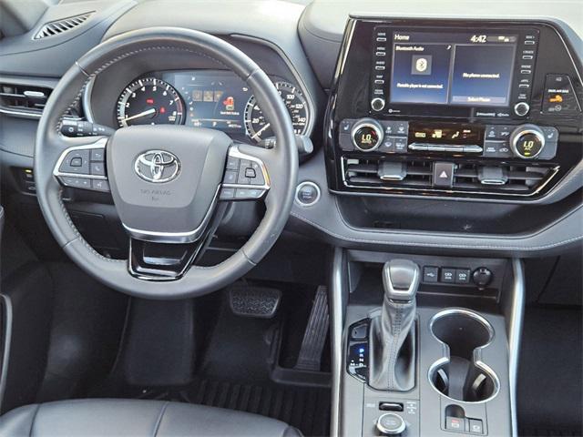 used 2021 Toyota Highlander car, priced at $35,291