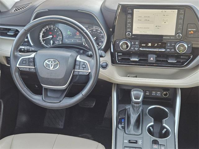 used 2022 Toyota Highlander car, priced at $35,991