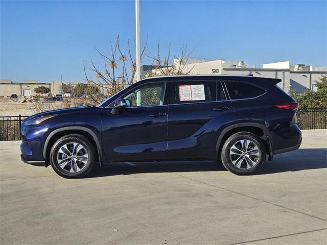 used 2022 Toyota Highlander car, priced at $35,991