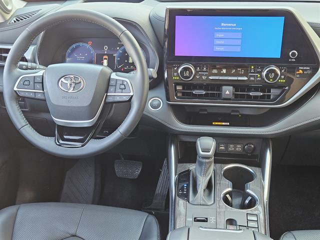 used 2024 Toyota Highlander car, priced at $47,991