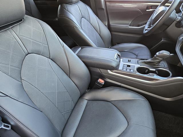 used 2024 Toyota Highlander car, priced at $47,991