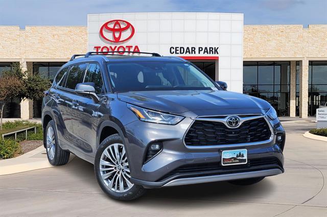 used 2024 Toyota Highlander car, priced at $47,991