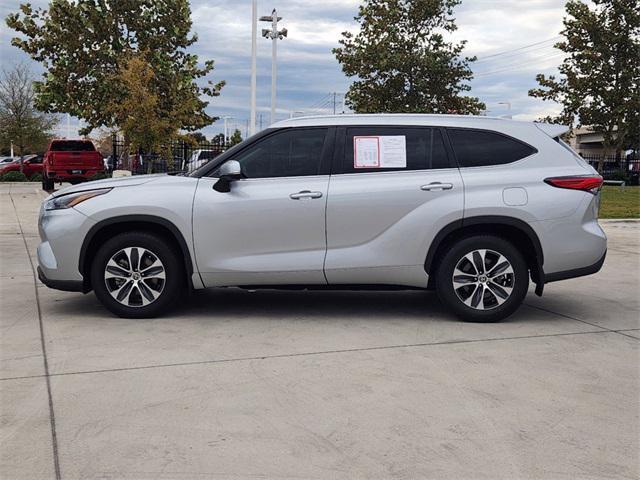 used 2023 Toyota Highlander car, priced at $37,492